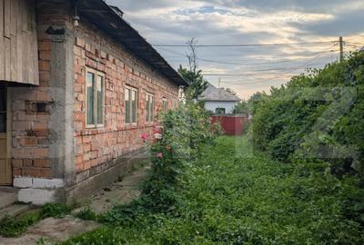 Bucsani 80mp, teren 2540mp casa de renovat - 9