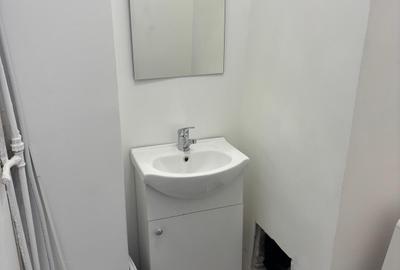 Apartament cu 3 camere decomandat în Văcăresti - 12