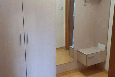 Spre inchiriere apartament 3 camere - 3