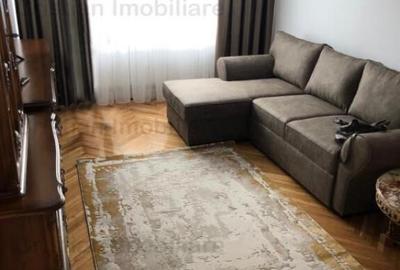 Apartament cu 3 camere decomandat în Călărași