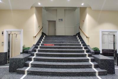 Birou, de 200 mp, în P-ța Unirii - 5