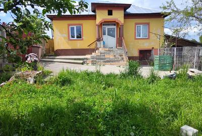 Casa batraneasca stare buna aproape de oras - 1