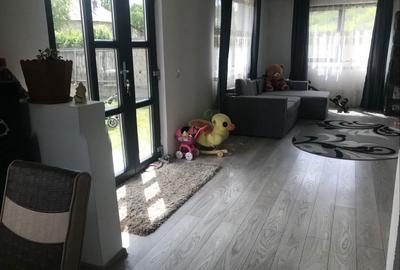 Casă cu 4 camere în Poiana - 1