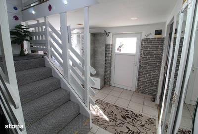 Casă cu 3 camere cu Teren 183 Mp în Central