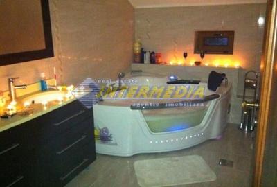 Casă individuală cu 8 camere cu Garaj în Cetate - 9