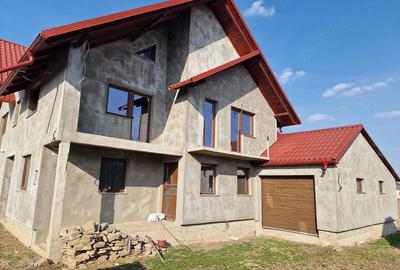 Casă cu Teren 16 Mp în Central - 3