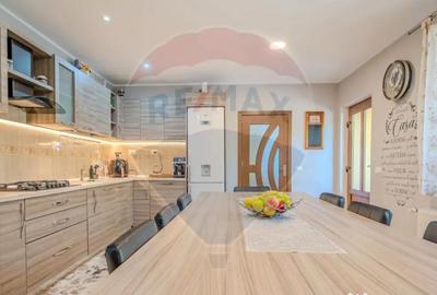 Casă cu 5 camere cu Teren 540 Mp în Ucea - 15