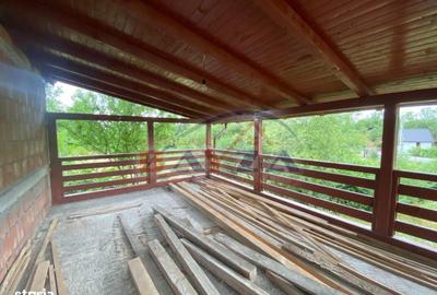 Casă cu 4 camere cu Teren 1200 Mp în Coaș - 2