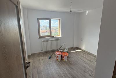 Apartament cu 3 camere decomandat în Astra - 11