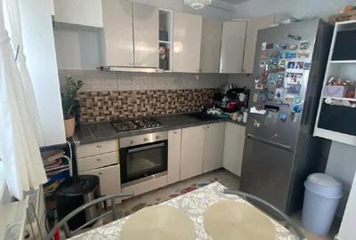 Apartament cu 3 camere semidecomandat în Central - 2