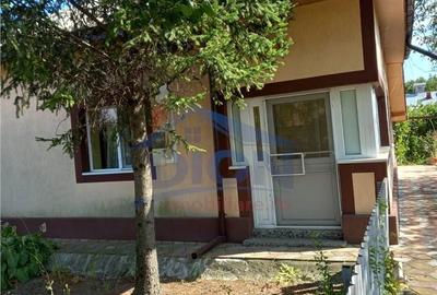Casă cu 4 camere în Central - 3