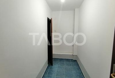 Spatiu comercial pe 2 niveluri cu vad 440 utili zona Terezian Sibiu - 12