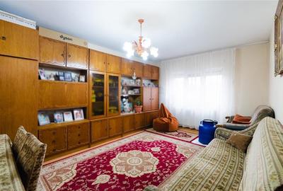 Apartament cu 3 camere decomandat în Rogerius