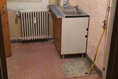 Apartament cu 3 camere semidecomandat în Titan - 1