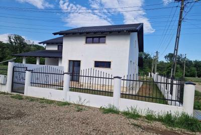 Casă cu 4 camere în Valea Călugărească - 3