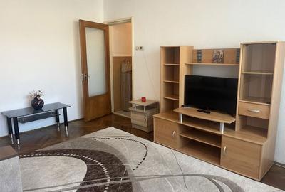 Apartament cu 2 camere nedecomandat în Micro 6 - 2
