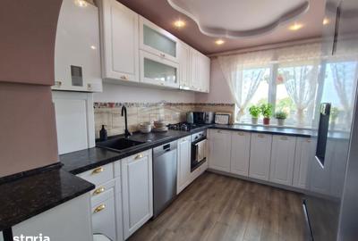 Casă cu 4 camere cu Teren 300 Mp în Ipotești - 4