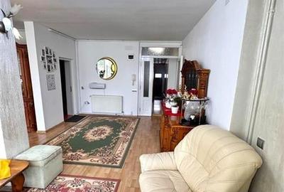 Casa in apreciabil potential,cu terase, curte,gradina echipata,2 pivnite,Str. Ro - 19