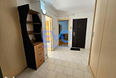 Apartament cu 3 camere decomandat în Nicolina - 2