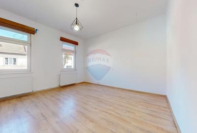 Inchiriere imobil Brasov, zona centrala, strada Aurel Vlaicu, curte - 18