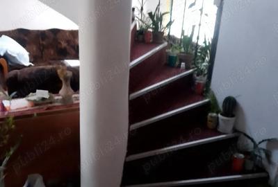 Casă cu 4 camere cu Teren 500 Mp în Geamăna - 1