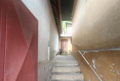 Casă cu 5 camere cu Teren 218 Mp în Muncitoresc - 4