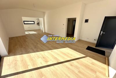 Casă individuală cu 3 camere cu Teren 380 Mp în Est - 1