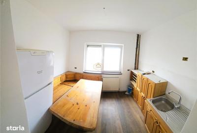 Apartament cu 3 camere semidecomandat în Central - 6