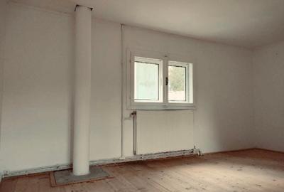 Casă de vânzare, teren 306 m², zonă liniștită - 8