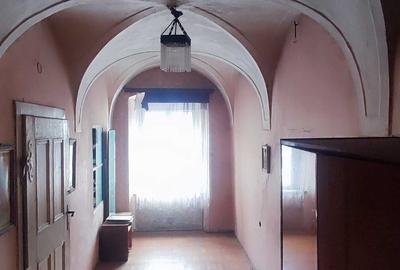 Apartament cu 3 camere decomandat în Central - 2