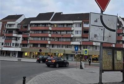 Apartament cu 3 camere în Central - 1