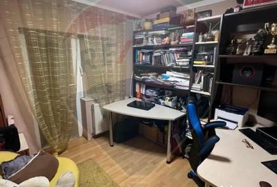 Apartament cu 4 camere decomandat în Central - 4