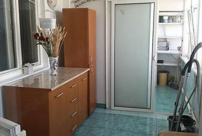 Apartament cu 3 camere semidecomandat în Central - 3