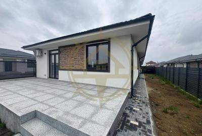 Casă cu 3 camere cu Canalizare în Balotești - 3