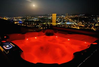 Penthouse de inchiriat cu jacuzzi, 90 mp si 80 mp terasa, zona Gruia - 2