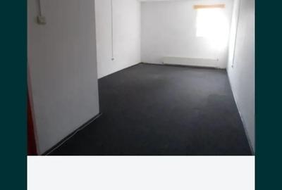 Spațiu comercial, de 40 mp, în Central - 3