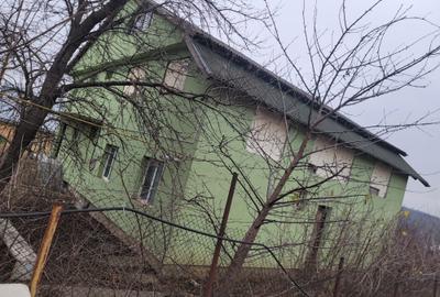 Casă cu 4 camere în Valea Adâncă - 4