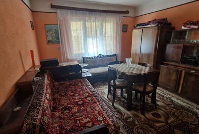 Casă cu 4 camere în Dumbrăvița - 1