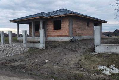 Casă cu 4 camere cu Teren 120 Mp în Central - 3