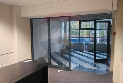 Hotel/Pensiune, de 4,510 mp, în Barbu Văcărescu - 4