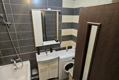 Apartament cu 2 camere decomandat în Tractorul - 8