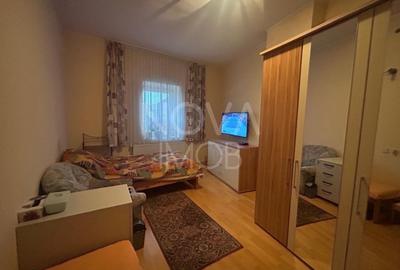 Casa de vanzare 200 mp cu spatiu comercial la parter, strada Lunga - 11