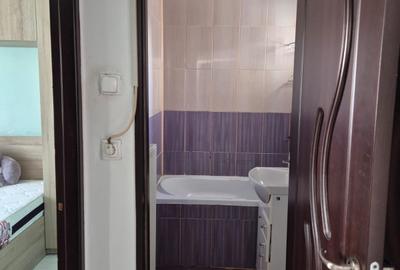 Apartament cu 3 camere semidecomandat, mobilat în Sălăjan - 9