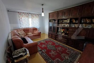 Apartament cu 3 camere decomandat în Debarcader
