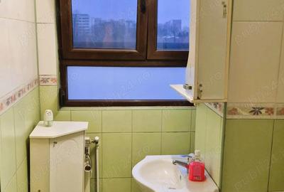 Apartament cu 2 camere nedecomandat în Eroii Revoluției