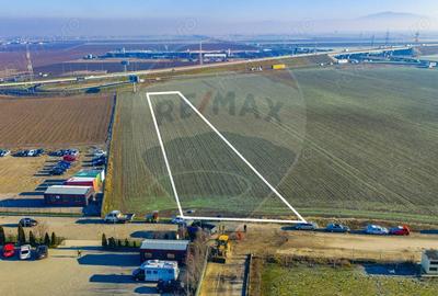 Teren de 4900 mp, în Sânpetru - 3