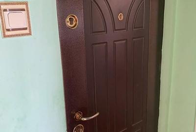Apartament cu 3 camere semidecomandat în Micro 1 - 4