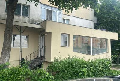 Spațiu comercial, de 98 mp, în Central - 1