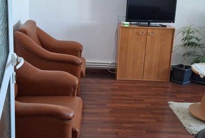 Apartament cu 3 camere decomandat în Fetești-Gară - 5