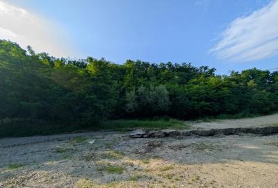 Teren de 4038 mp, în Central - 2